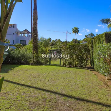 Venta de apartamento en planta baja en Benahavís