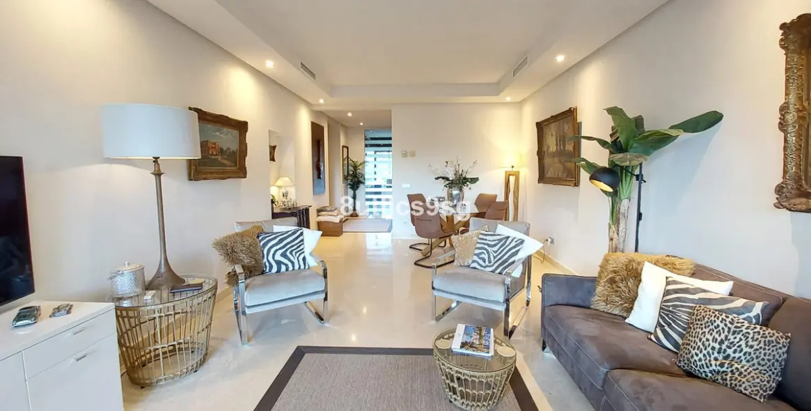 Venta de apartamento en planta baja en Benahavís 6