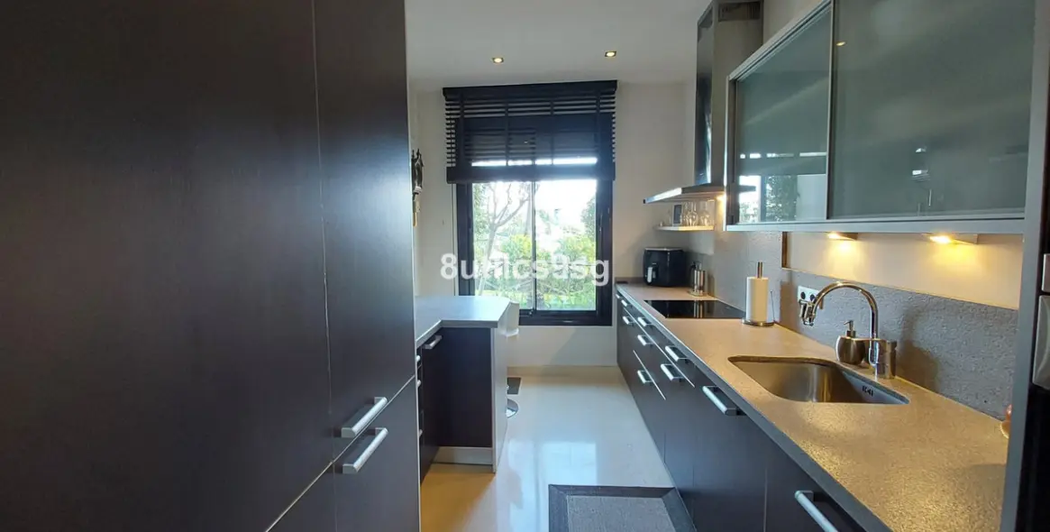 Venta de apartamento en planta baja en Benahavís 15