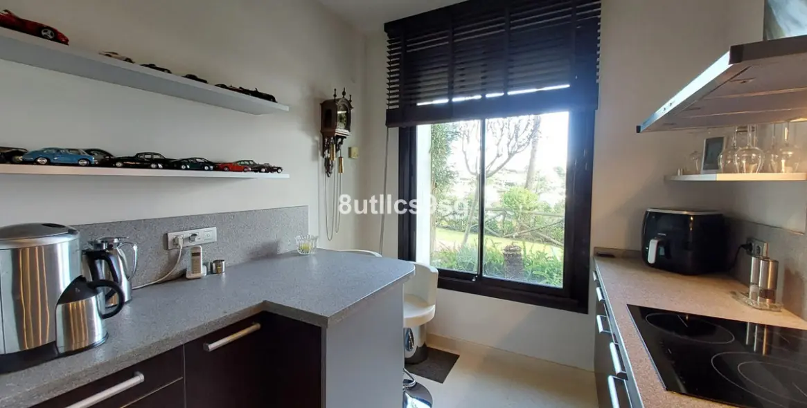 Venta de apartamento en planta baja en Benahavís 16