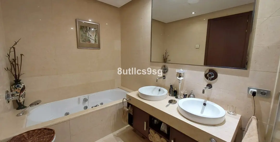 Venta de apartamento en planta baja en Benahavís 23
