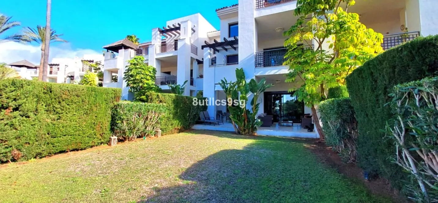 Sale of ground floor apartment in Benahavís 0