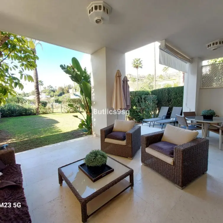 Sale of ground floor apartment in Benahavís