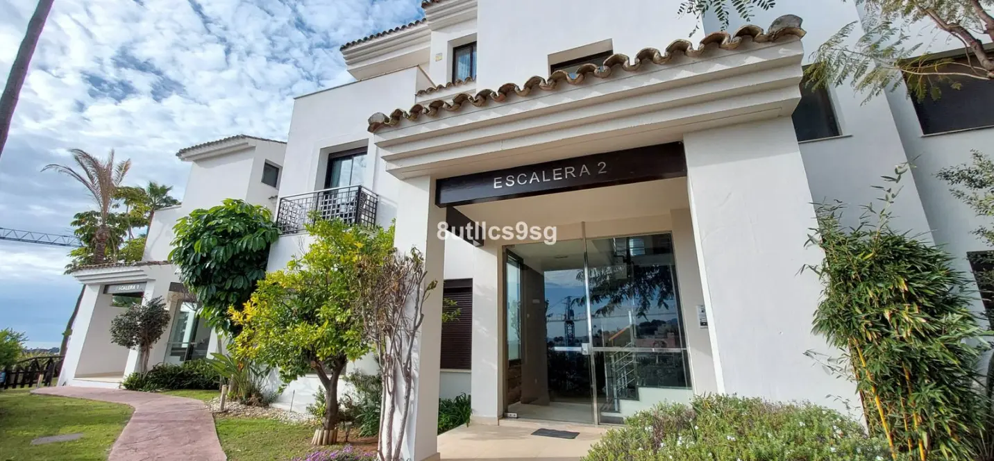 Sale of ground floor apartment in Benahavís 3