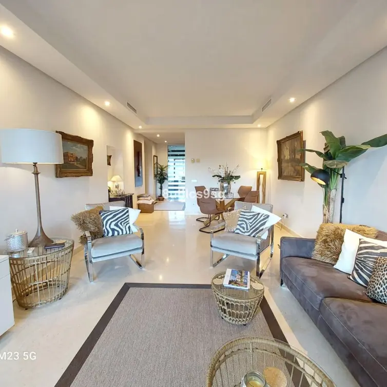 Sale of ground floor apartment in Benahavís