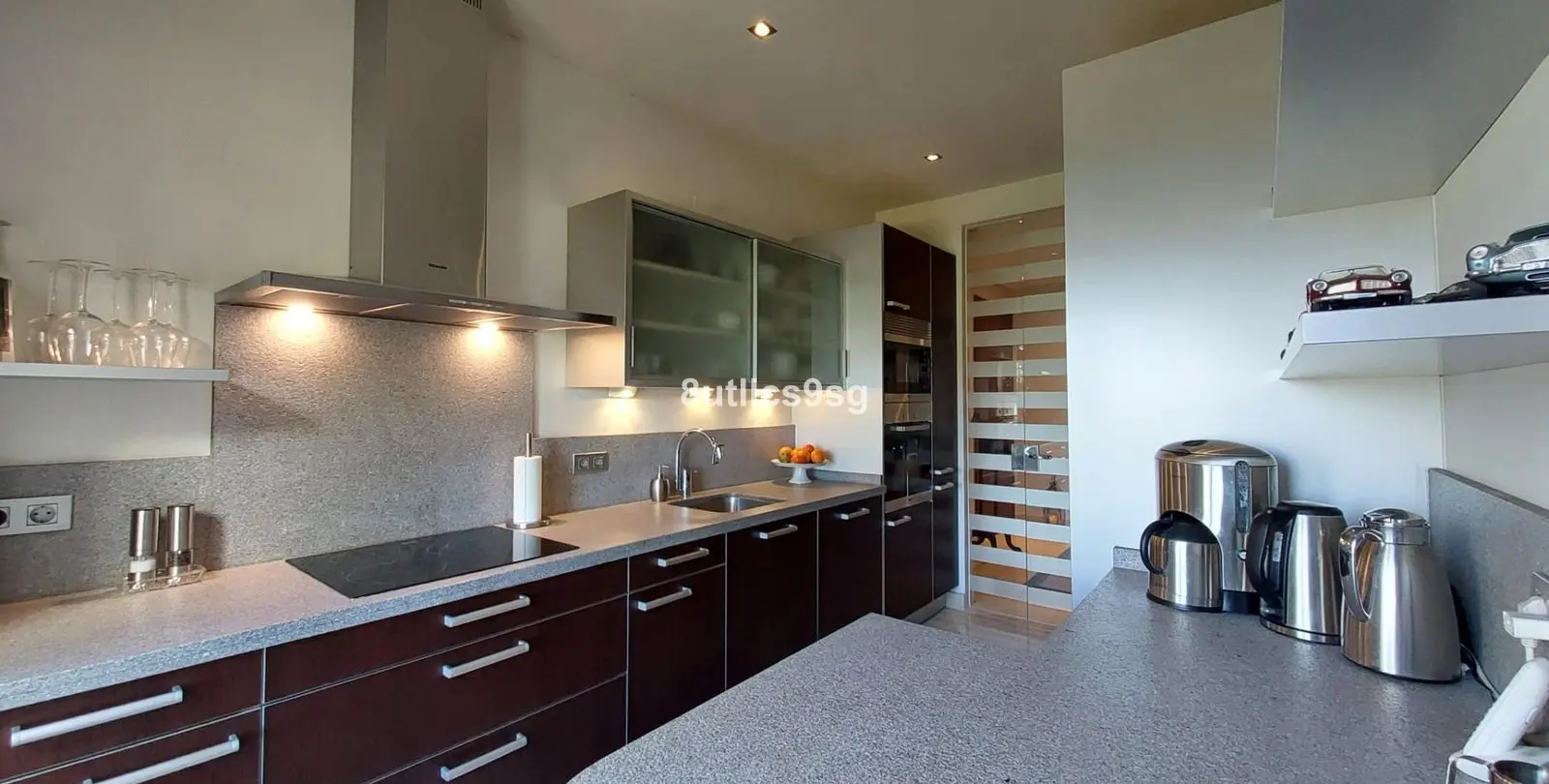 Sale of ground floor apartment in Benahavís 14
