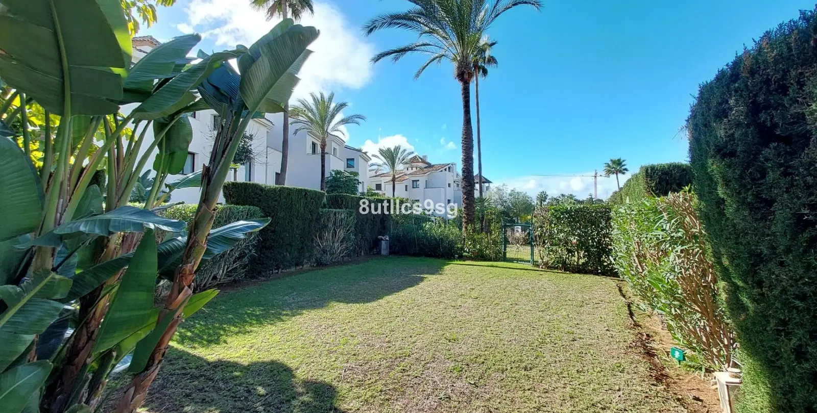 Sale of ground floor apartment in Benahavís 34
