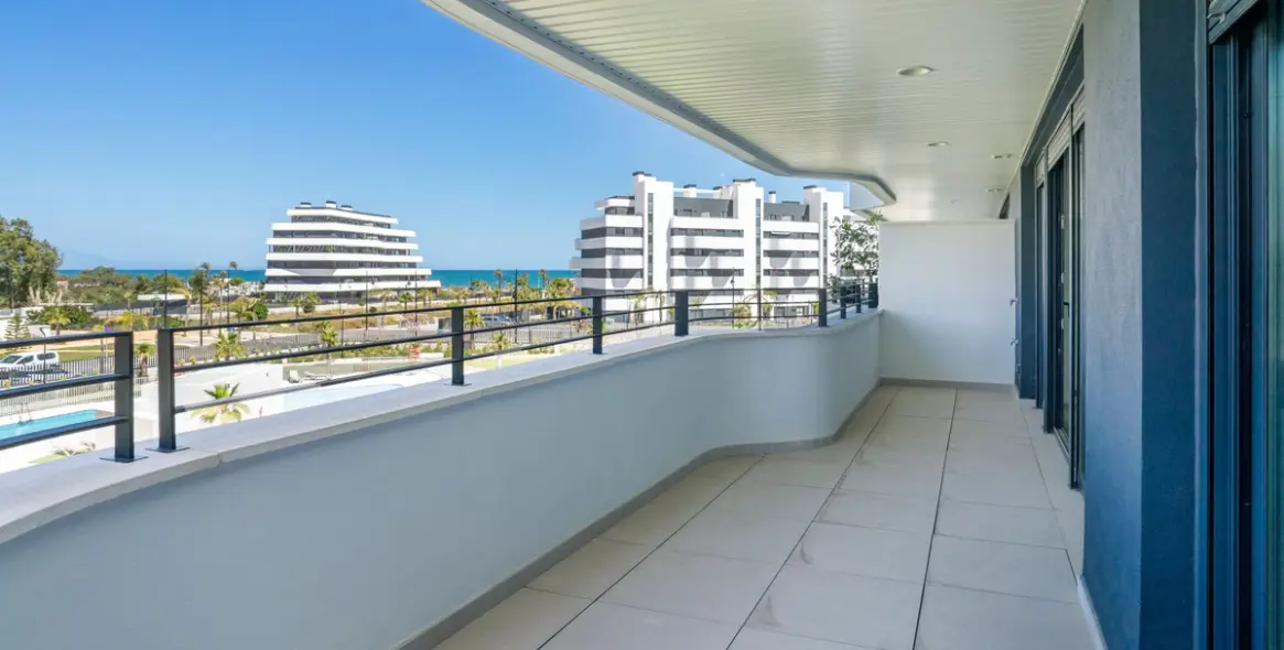 Venta de apartamento en planta media en Torremolinos 1