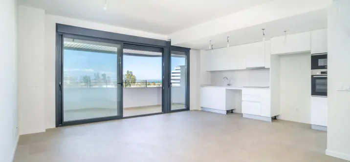 Venta de apartamento en planta media en Torremolinos 1