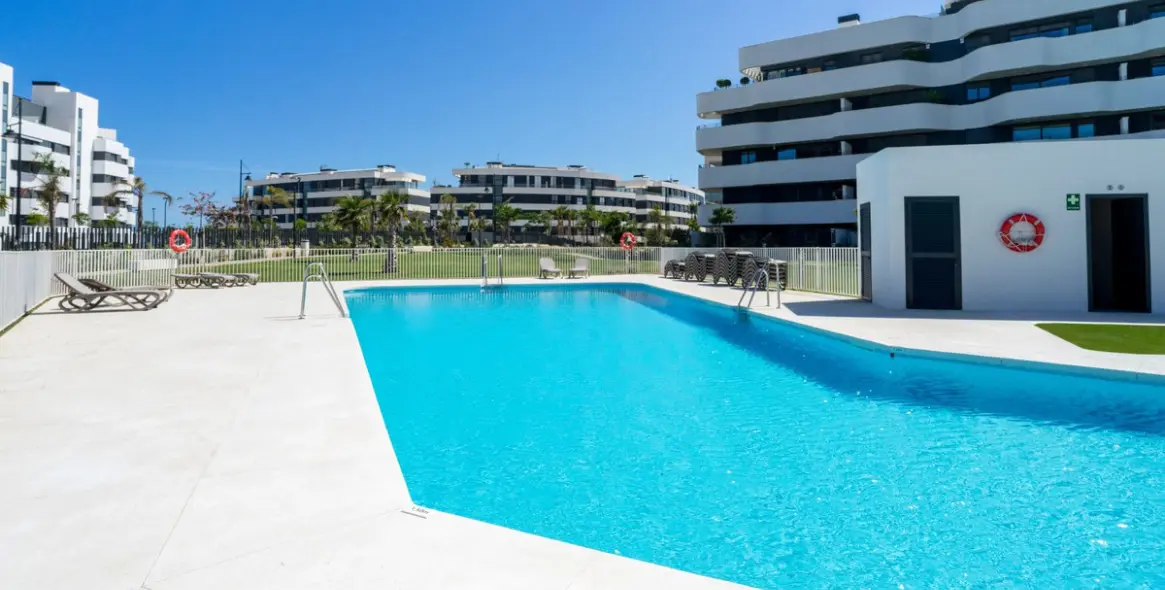 Venta de apartamento en planta media en Torremolinos 12