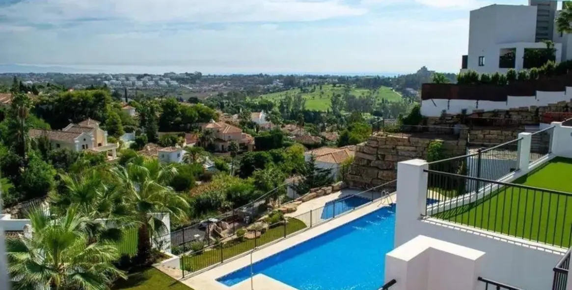 Venta de ático en El Paraiso 10