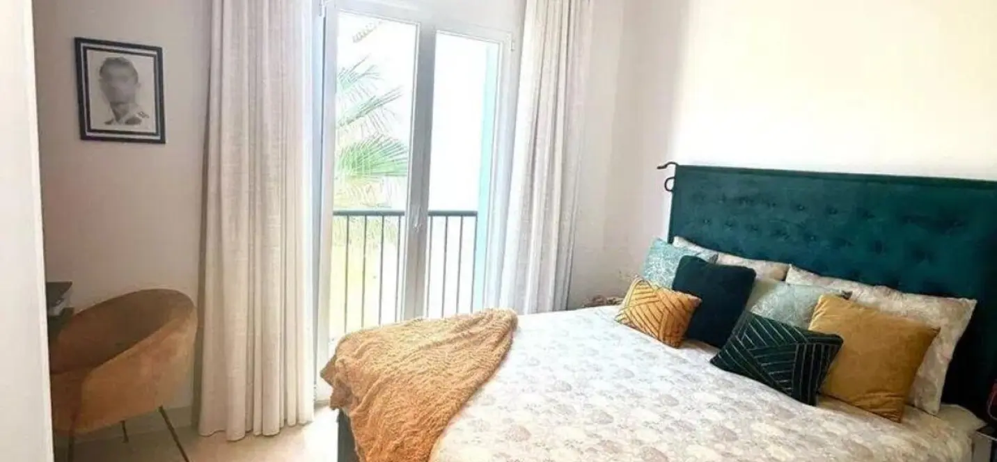 Sale of penthouse in El Paraiso 1
