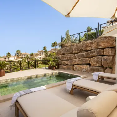 Venta de apartamento en planta media en Nueva Andalucía