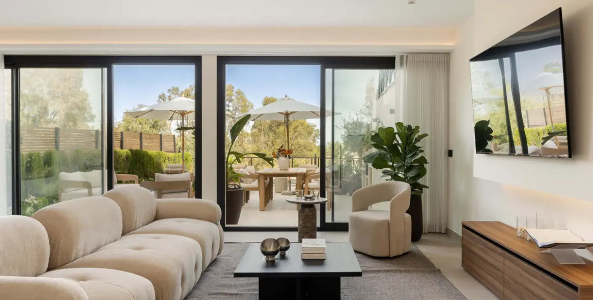 Venta de apartamento en planta media en Nueva Andalucía 4