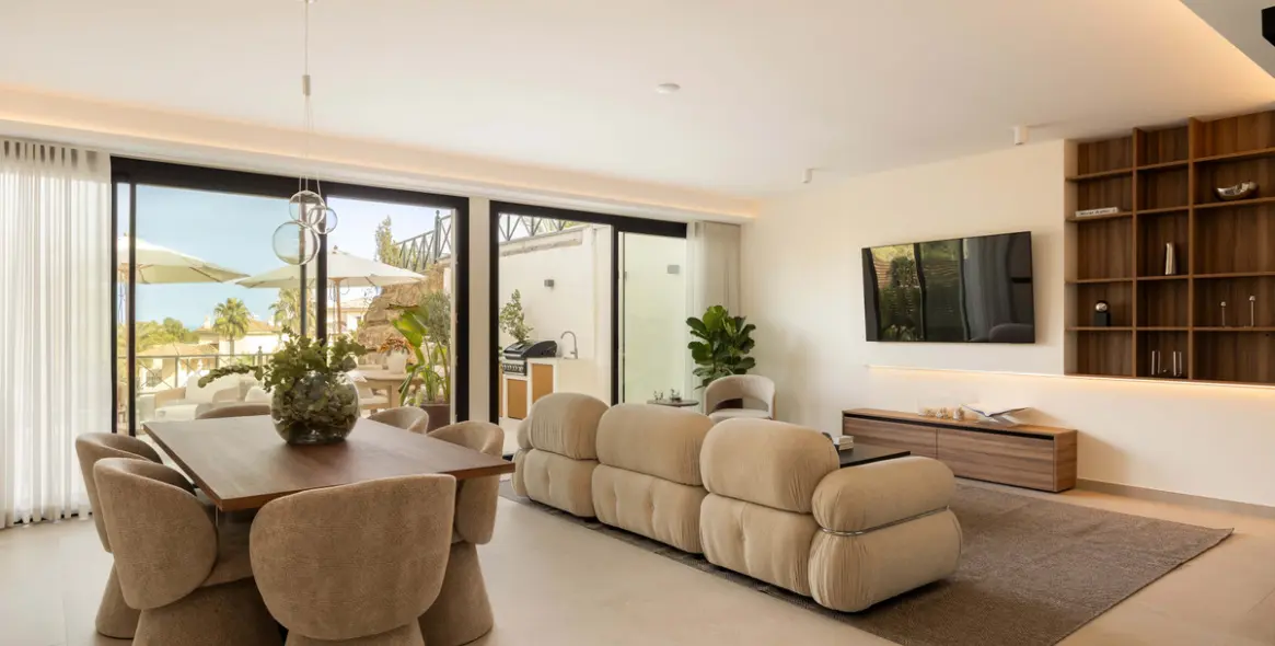 Venta de apartamento en planta media en Nueva Andalucía 6