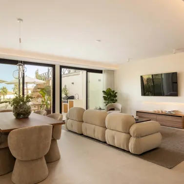 Venta de apartamento en planta media en Nueva Andalucía