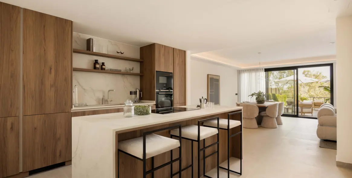 Venta de apartamento en planta media en Nueva Andalucía 9