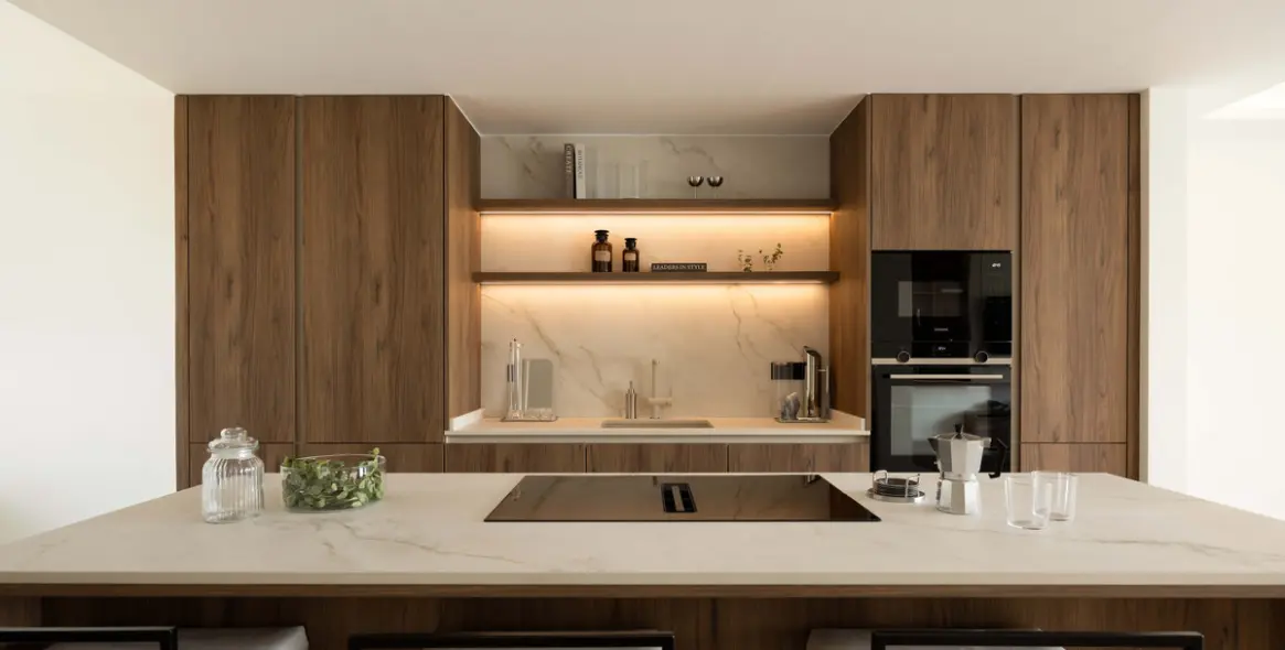 Venta de apartamento en planta media en Nueva Andalucía 10