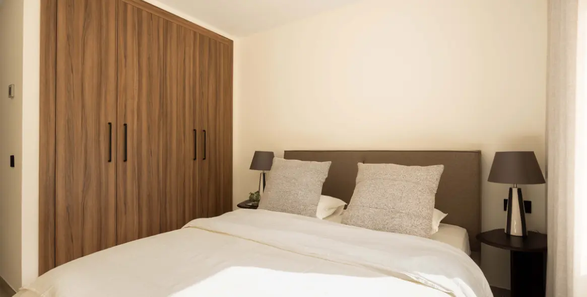 Venta de apartamento en planta media en Nueva Andalucía 17