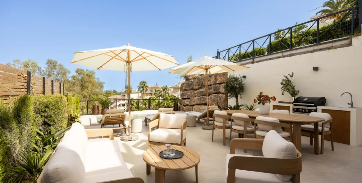 Venta de apartamento en planta media en Nueva Andalucía 21