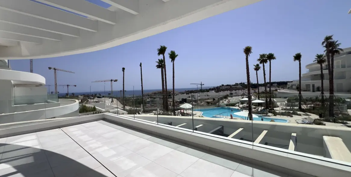 Venta de apartamento en planta media en La Cala de Mijas 1