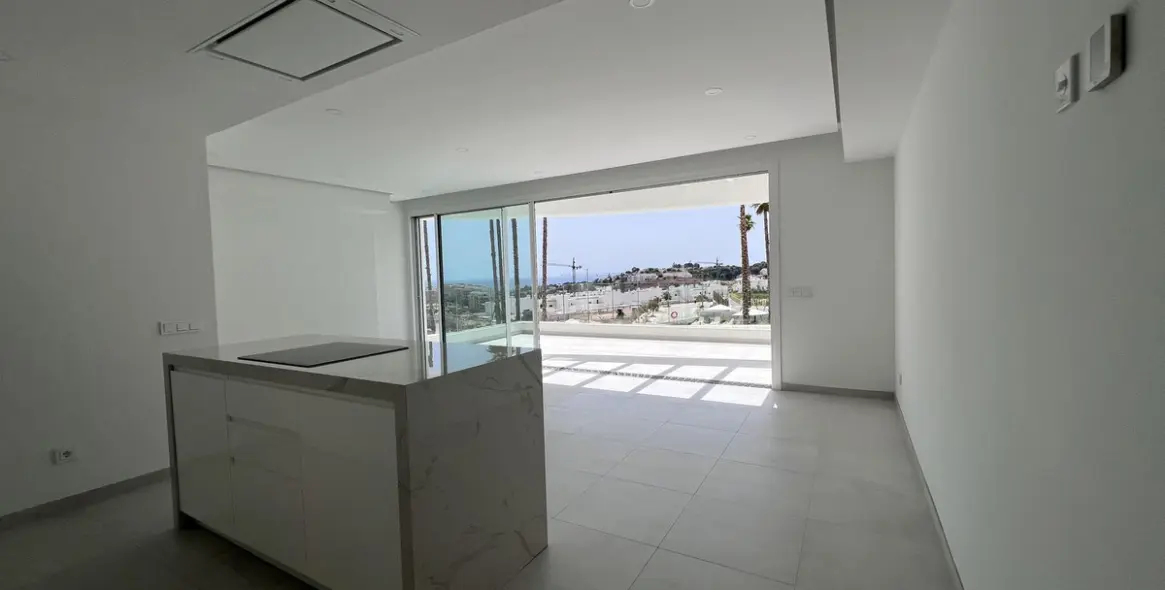 Venta de apartamento en planta media en La Cala de Mijas 4