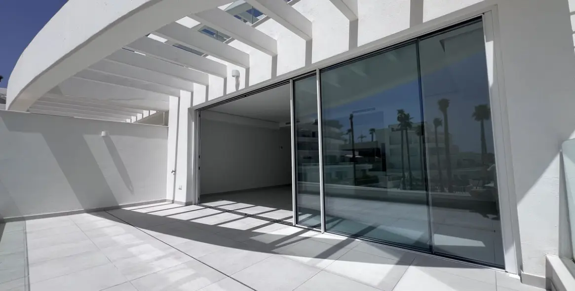 Venta de apartamento en planta media en La Cala de Mijas 10