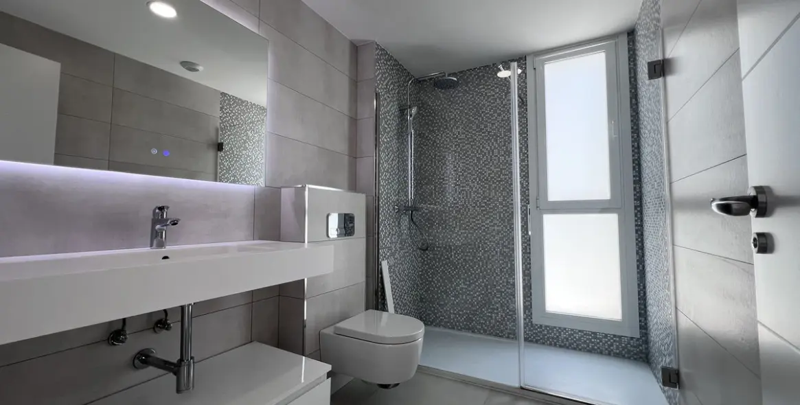 Venta de apartamento en planta media en La Cala de Mijas 12
