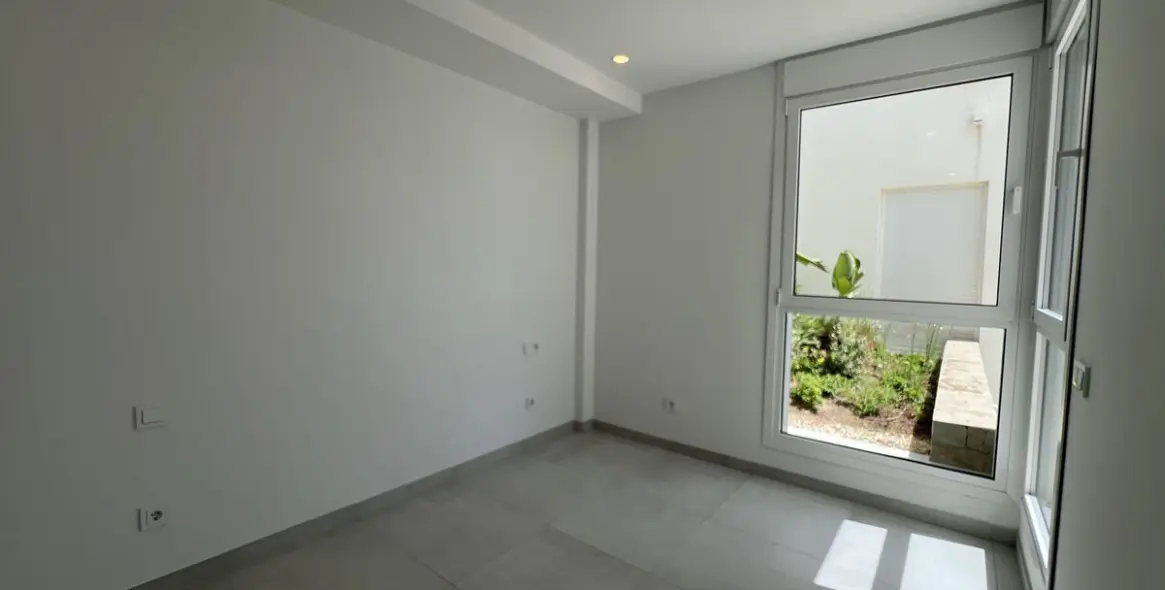 Venta de apartamento en planta media en La Cala de Mijas 16