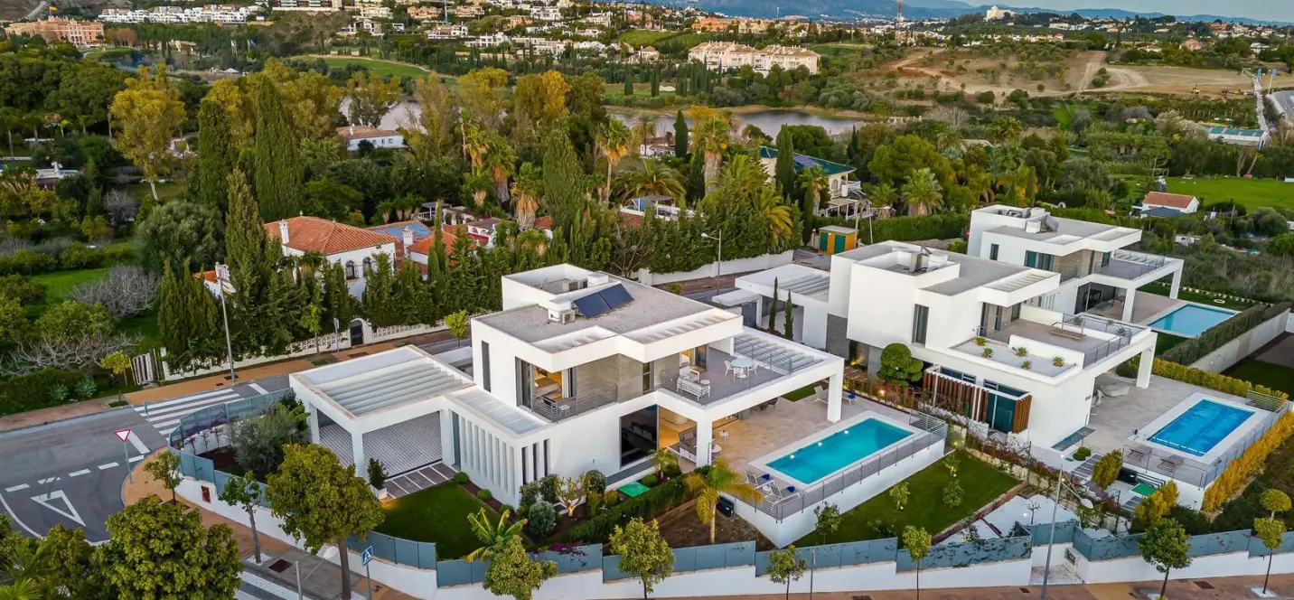 Sale of detached villa in Cancelada 0