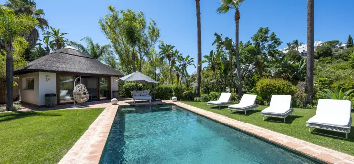 Venta de villa independiente en Estepona 1
