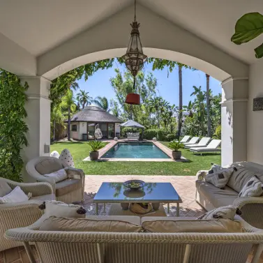 Venta de villa independiente en Estepona
