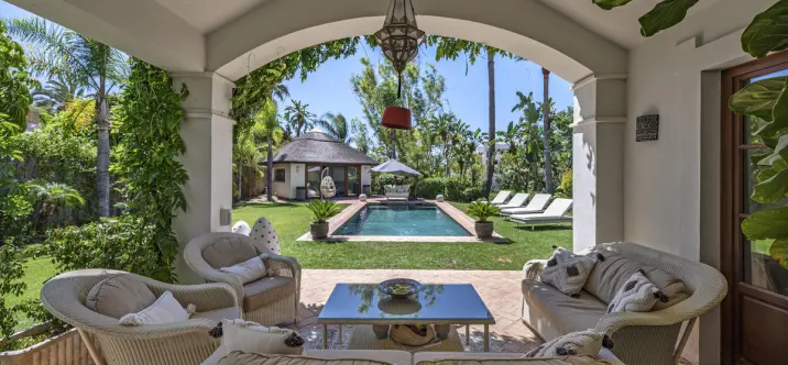 Venta de villa independiente en Estepona 2