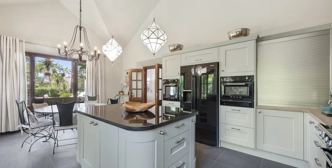 Venta de villa independiente en Estepona 8