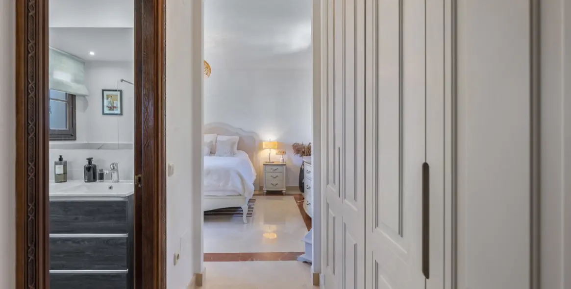 Venta de villa independiente en Estepona 17
