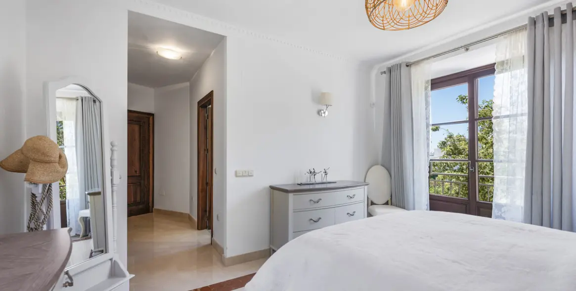 Venta de villa independiente en Estepona 19