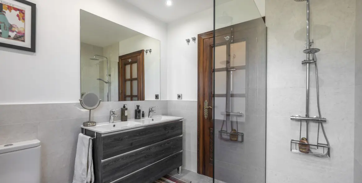 Venta de villa independiente en Estepona 21