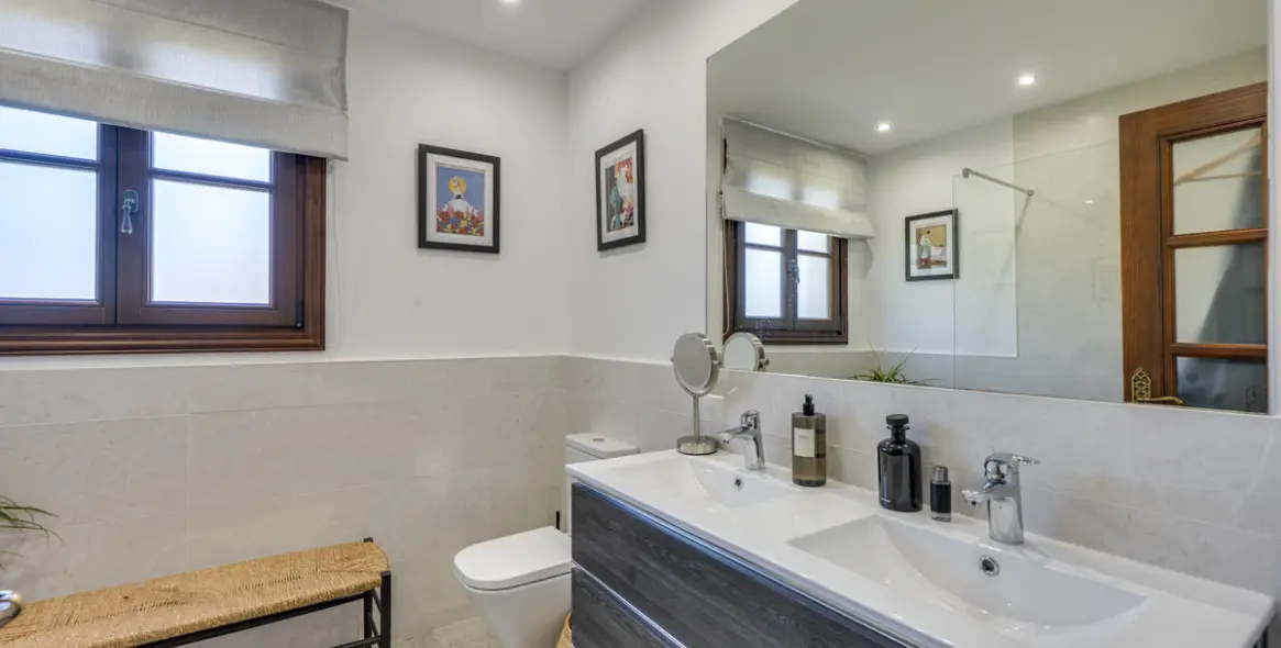 Venta de villa independiente en Estepona 22