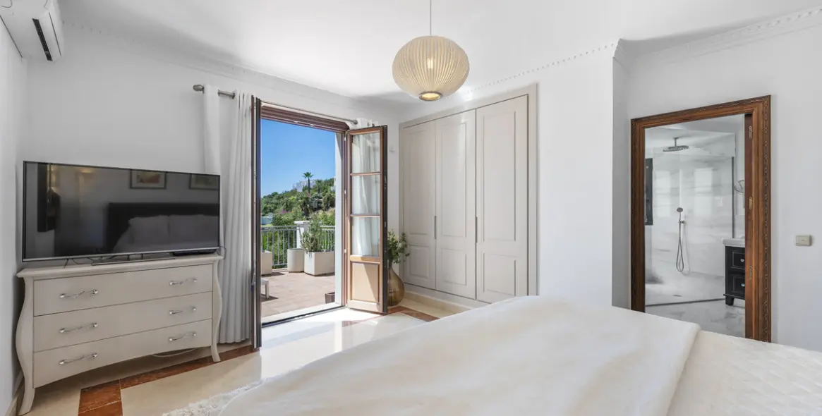 Venta de villa independiente en Estepona 23