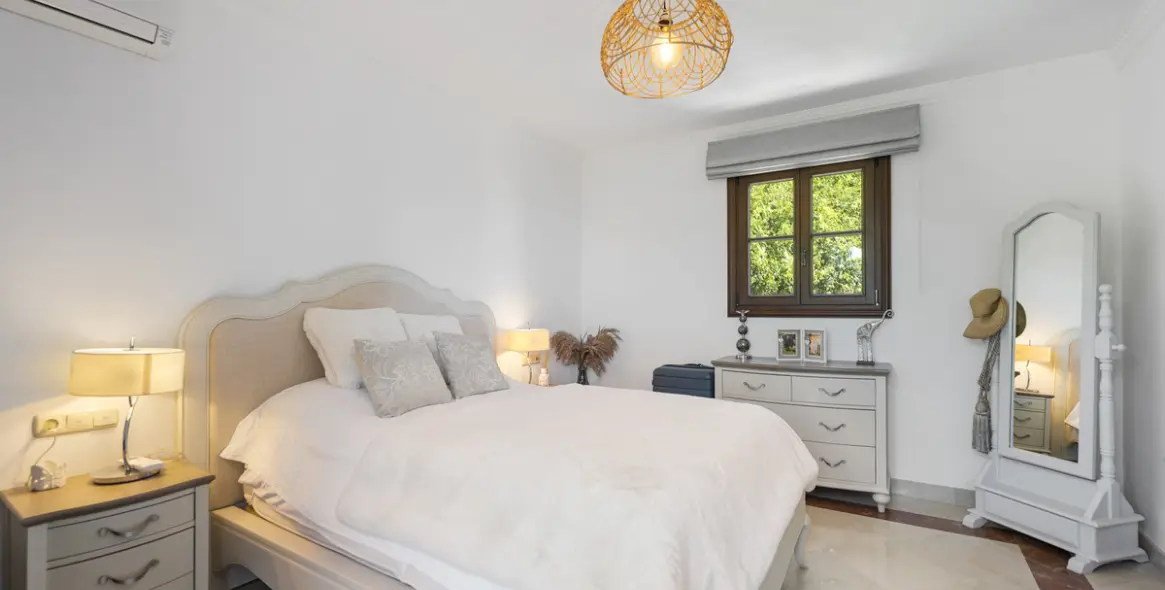 Venta de villa independiente en Estepona 29