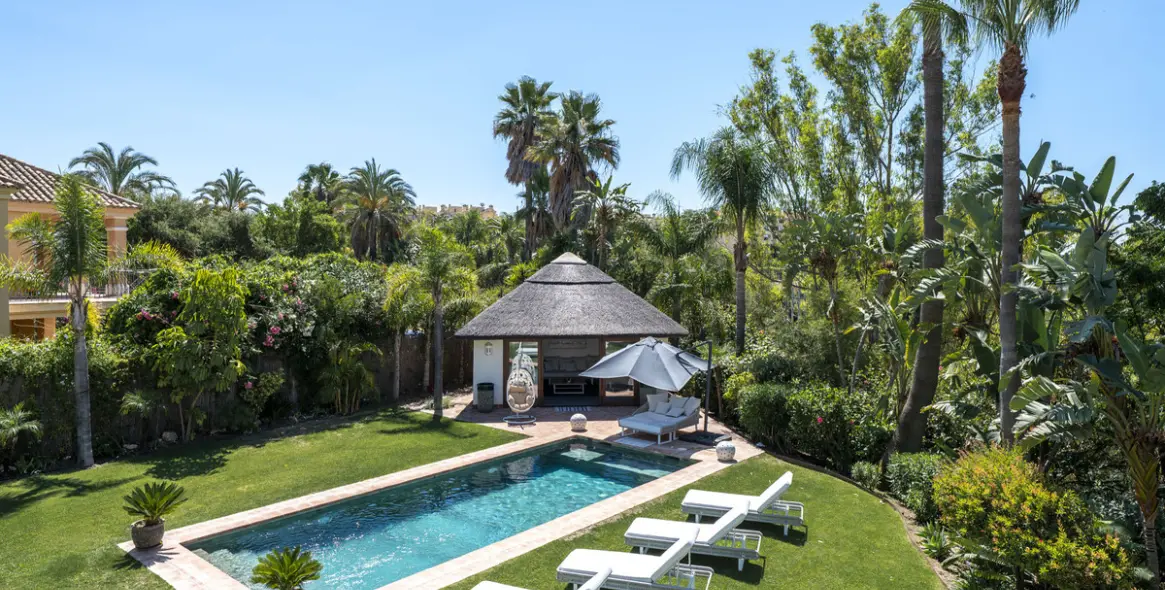 Venta de villa independiente en Estepona 31