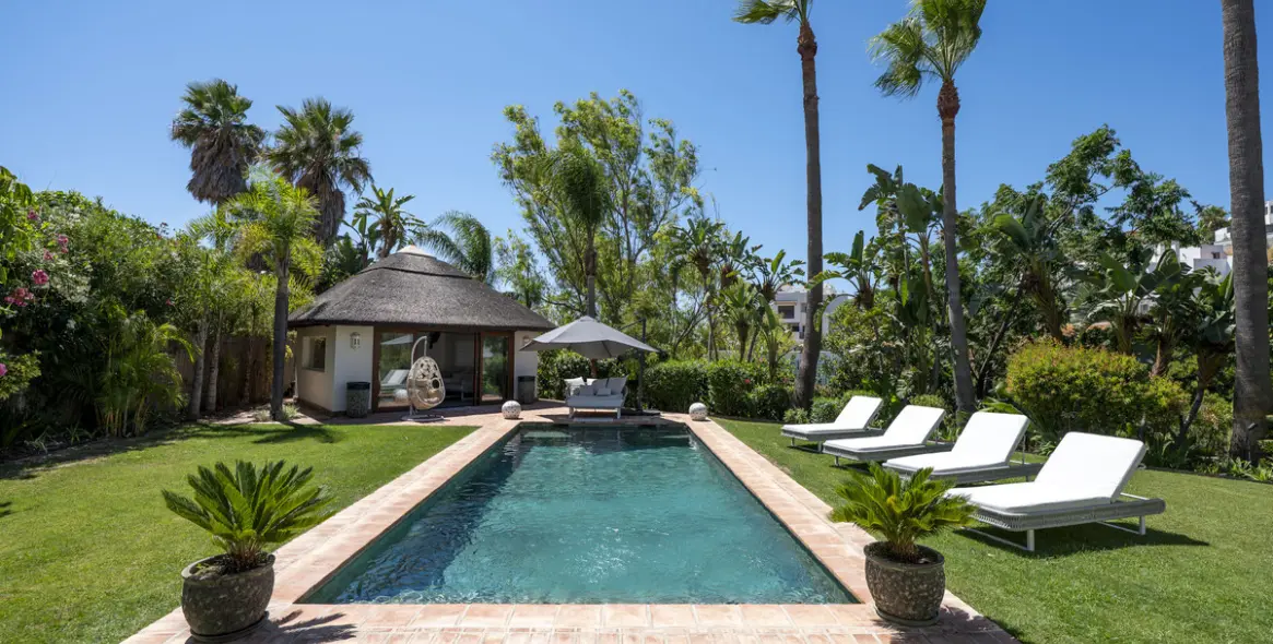 Venta de villa independiente en Estepona 37