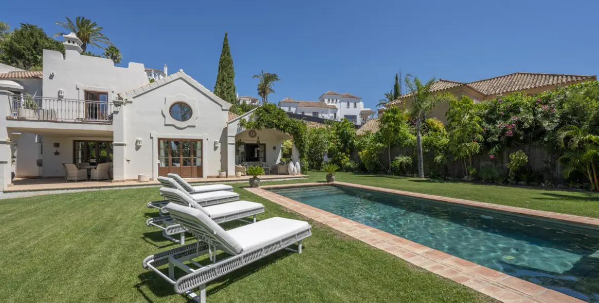 Venta de villa independiente en Estepona 44
