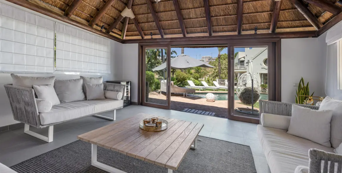 Venta de villa independiente en Estepona 53