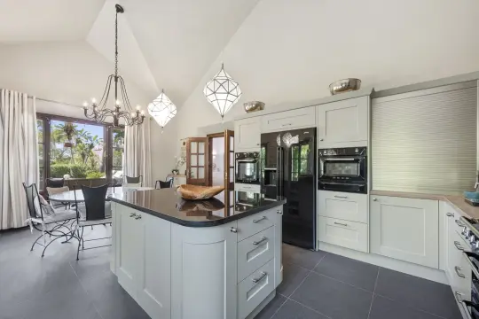 Image 8 thumb