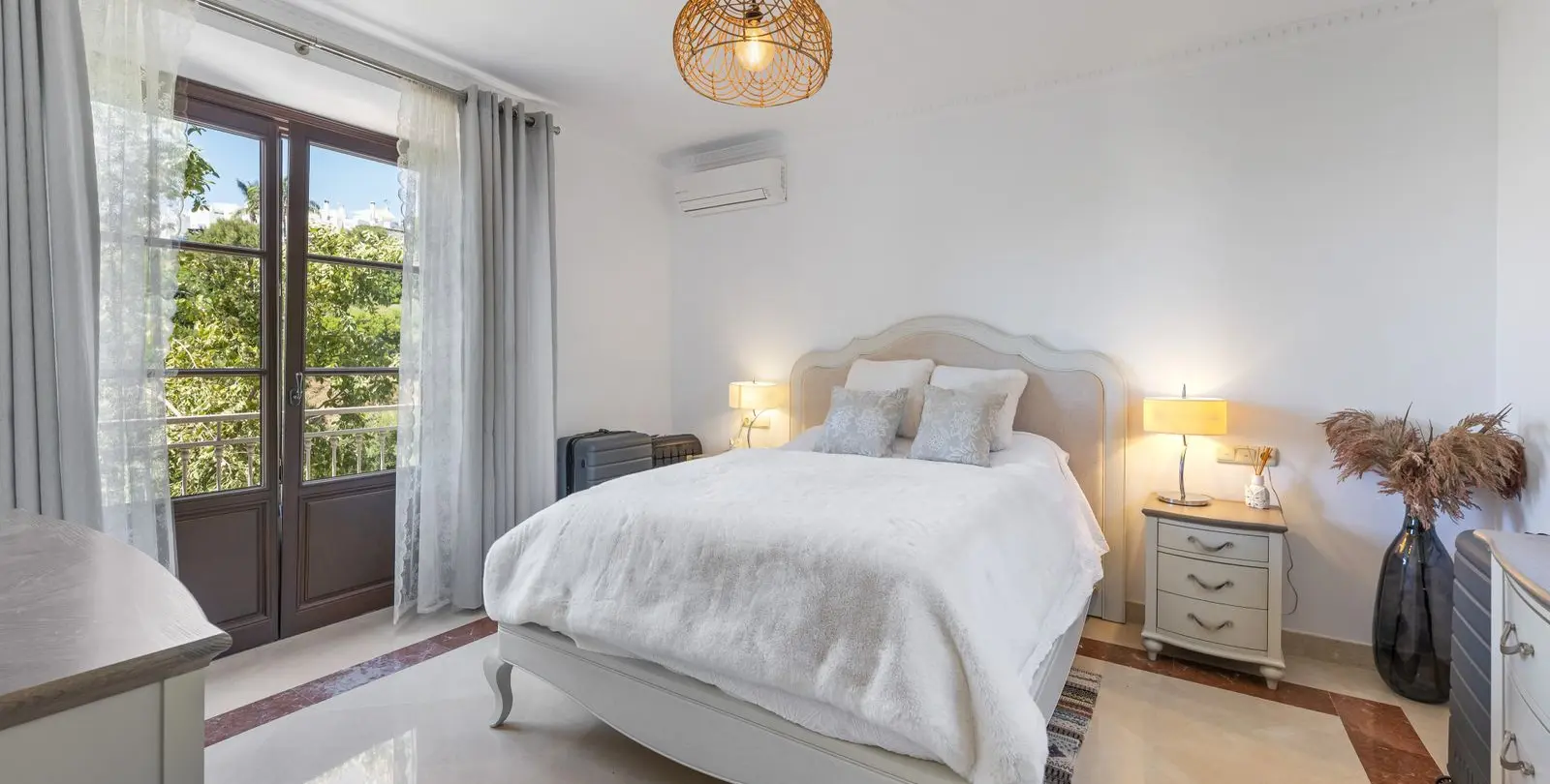 Venta de villa independiente en Estepona 18