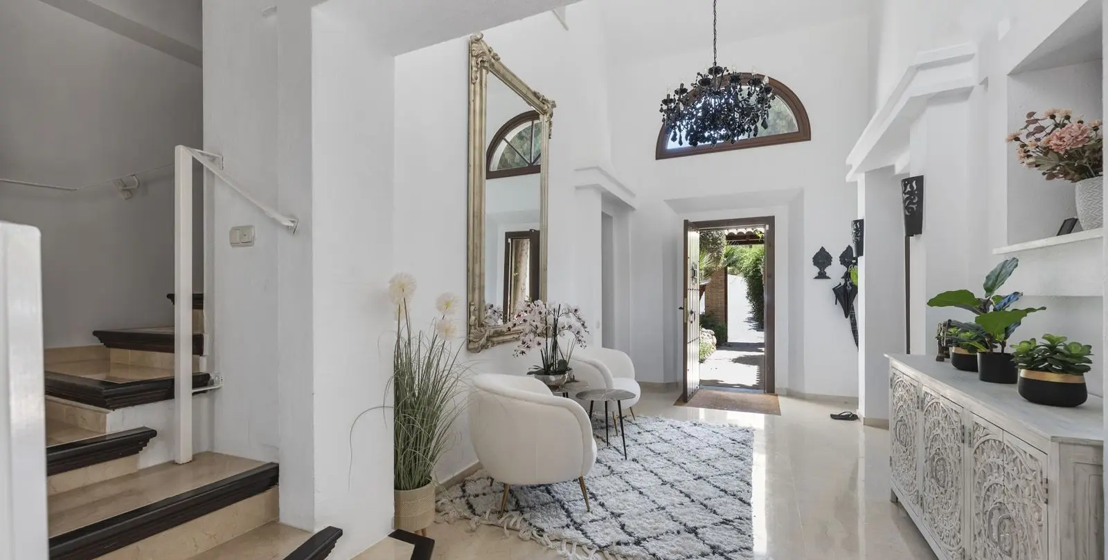 Venta de villa independiente en Estepona 30