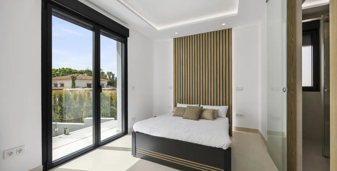 Venta de villa independiente en Guadalmina Alta 24