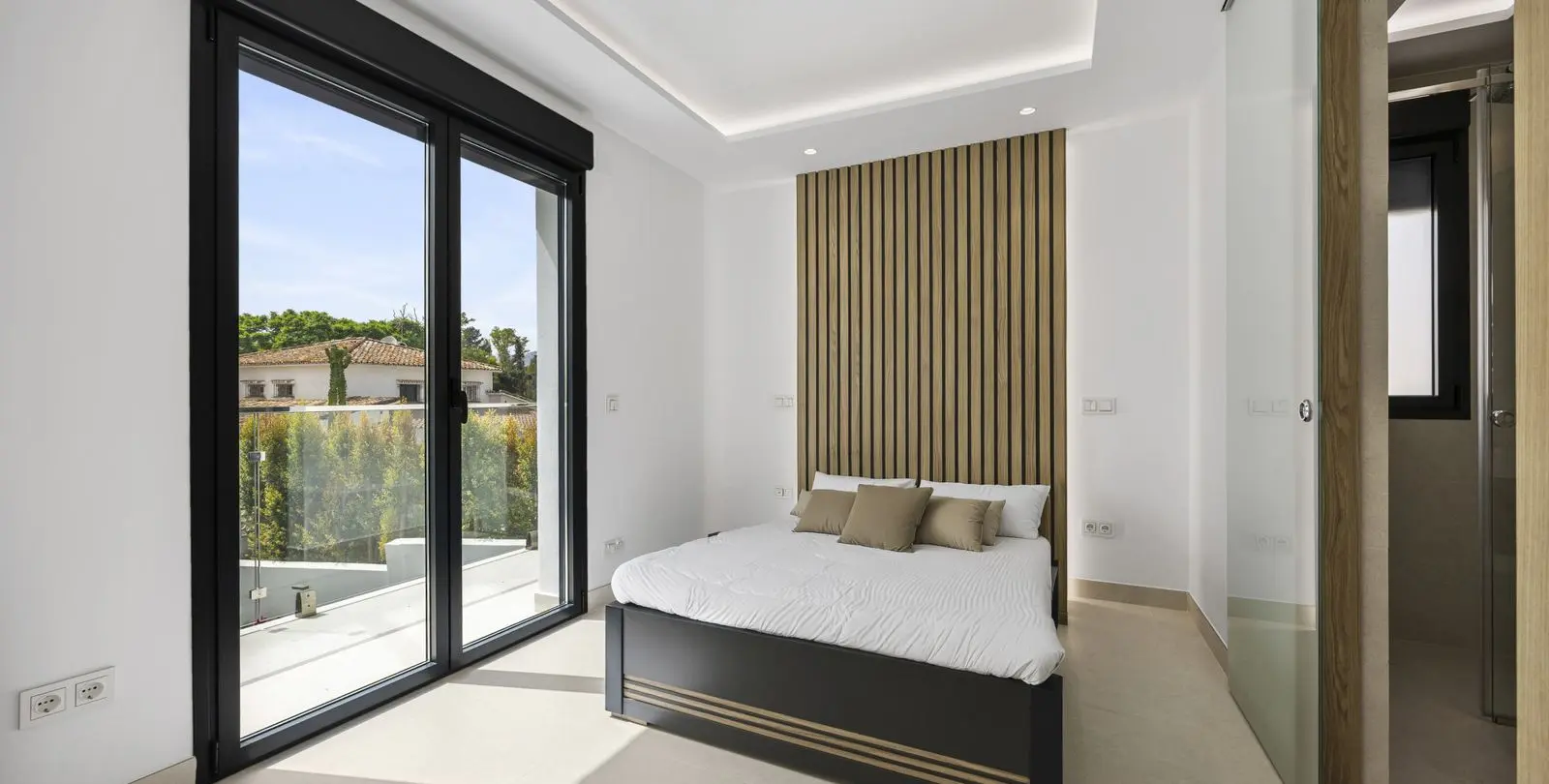 Venta de villa independiente en Guadalmina Alta 24