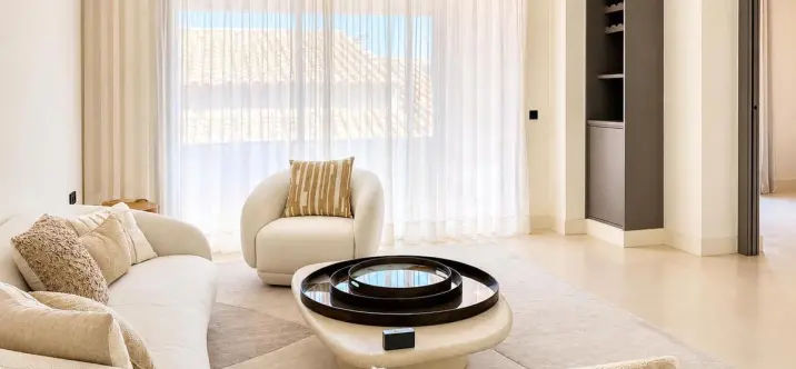 Short-term rent of middle floor apartment in Puerto Banús 2